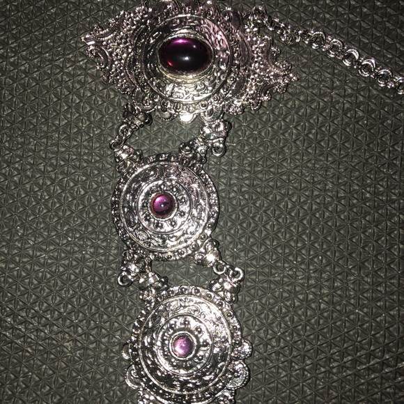costume jewelry necklace - Picture 3 of 7